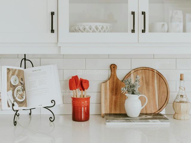 1 BHK Apartment in Khar West for rent Mumbai. The reference number is 19311351