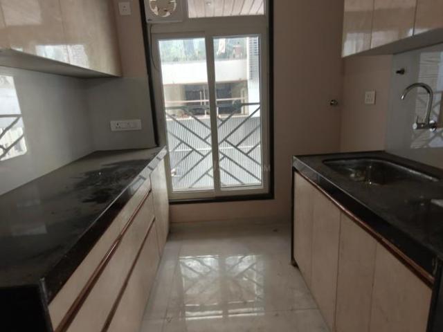 1 BHK Apartment in Khar West for rent Mumbai. The reference number is 19691659
