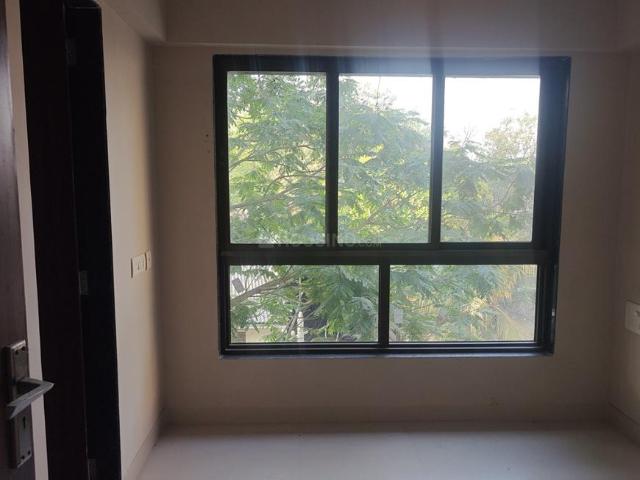1 BHK Apartment in Kurla West for resale Mumbai. The reference number is 18316992