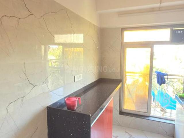1 BHK Apartment in Kurla West for resale Mumbai. The reference number is 20039795