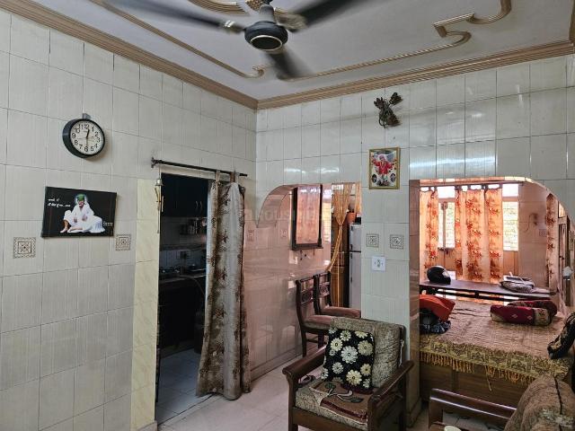 1 BHK Apartment in Janakpuri for resale West Delhi. The reference number is 16914296