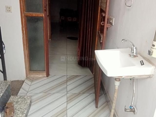1 BHK Apartment in Jhilmil Colony for rent New Delhi. The reference number is 20677310