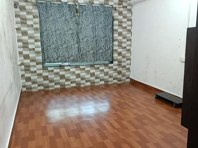1 BHK Apartment in Juhu for rent Mumbai. The reference number is 15405191