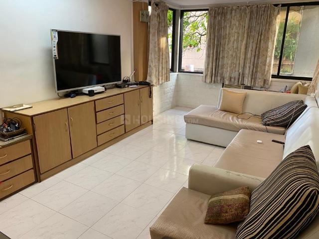 1 BHK Apartment in Juhu for rent Mumbai. The reference number is 19758356
