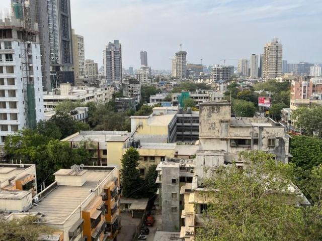 1 BHK Apartment in Mahim for resale Mumbai. The reference number is 20033952