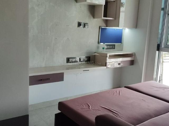 1 BHK Apartment in Malad East for rent Mumbai. The reference number is 18259932