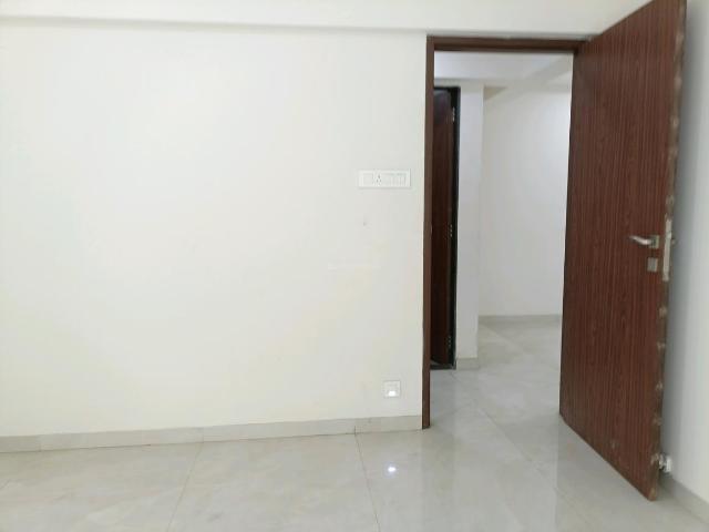 1 BHK Apartment in Malad East for rent Mumbai. The reference number is 20413564