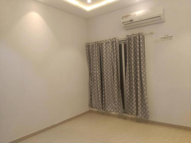 1 BHK Apartment in Malad East for resale Mumbai. The reference number is 20338558