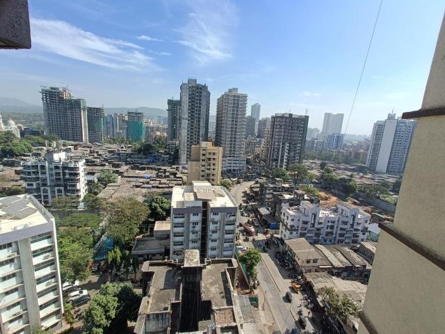 1 BHK Apartment in Malad East for resale Mumbai. The reference number is 20428562