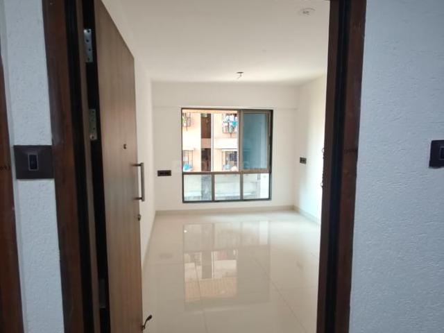 1 BHK Apartment in Malad East for resale Mumbai. The reference number is 20518931