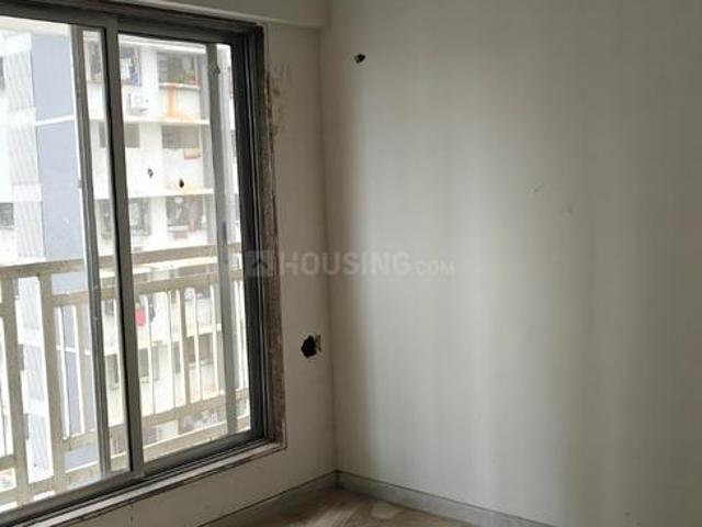 1 BHK Apartment in Malad East for resale Mumbai. The reference number is 20805911