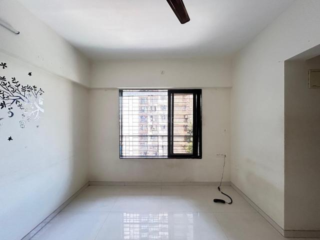 1 BHK Apartment in Malad East for resale Mumbai. The reference number is 20989972