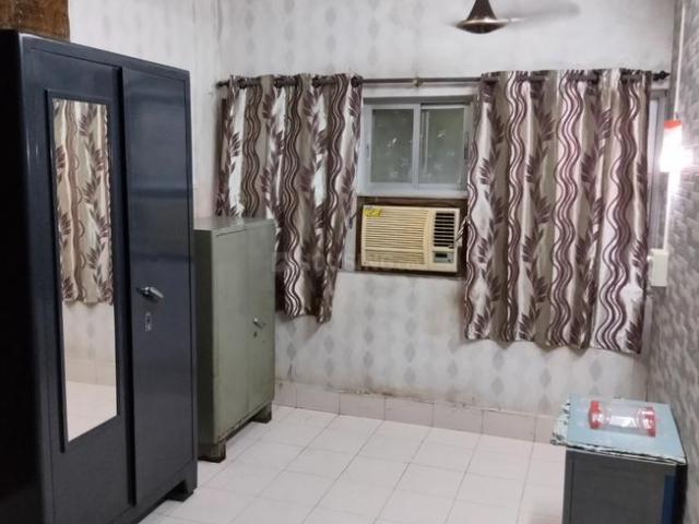 1 BHK Apartment in Malad West for rent Mumbai. The reference number is 17325875