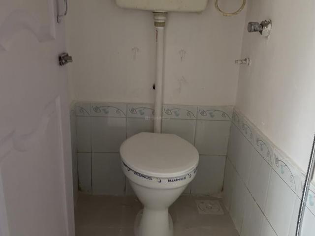 1 BHK Apartment in Malad West for rent Mumbai. The reference number is 20517349