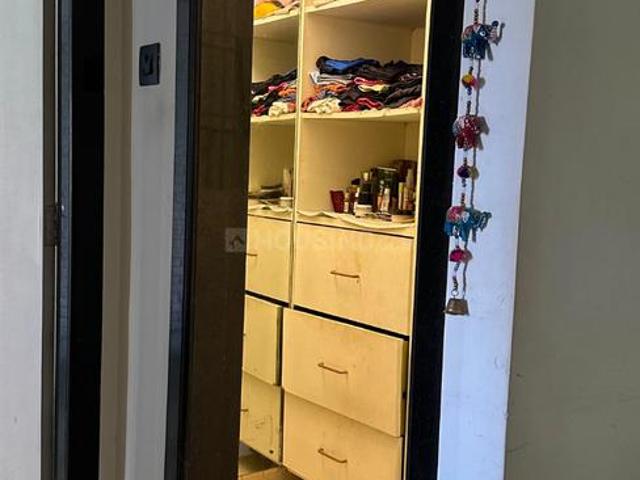 1 BHK Apartment in Malad West for resale Mumbai. The reference number is 18053606