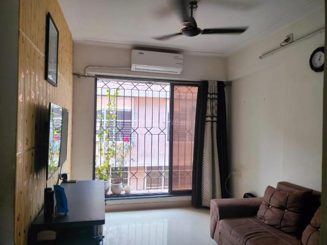 1 BHK Apartment in Malad West for resale Mumbai. The reference number is 18490900
