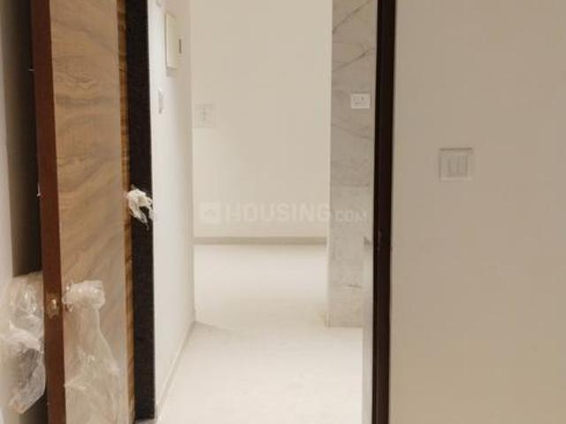 1 BHK Apartment in Malad West for resale Mumbai. The reference number is 19037129