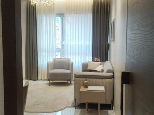 1 BHK Apartment in Malad West for resale Mumbai. The reference number is 19353926