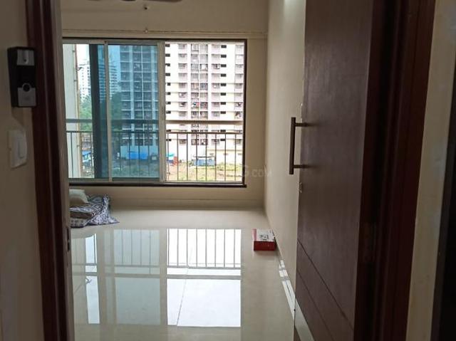 1 BHK Apartment in Malad West for resale Mumbai. The reference number is 19613226