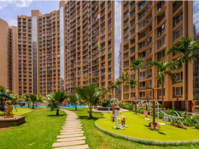 1 BHK Apartment in Malad West for resale Mumbai. The reference number is 20487999