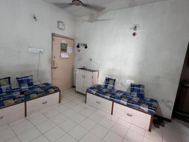 1 BHK Apartment in Maninagar for resale Ahmedabad. The reference number is 20411115