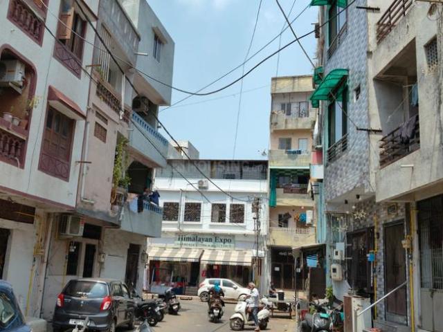 1 BHK Apartment in Manjalpur for resale Vadodara. The reference number is 17529070