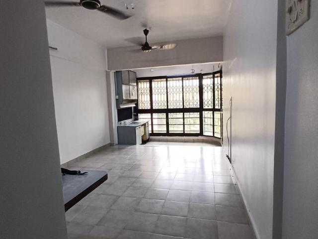 1 BHK Apartment in Mulund East for resale Mumbai. The reference number is 18672498