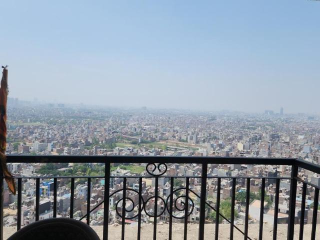 1 BHK Apartment in Noida Extension for rent Greater Noida. The reference number is 19807867