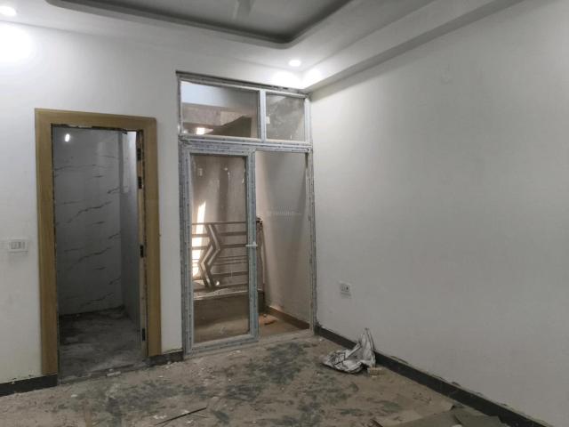 1 BHK Apartment in Noida Extension for resale Greater Noida. The reference number is 19854194