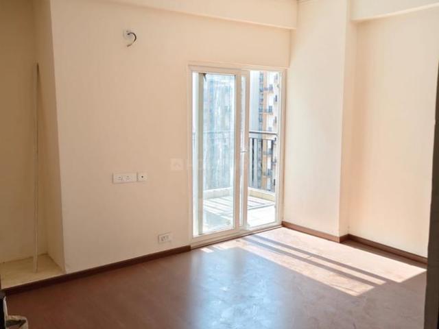 1 BHK Apartment in Noida Extension for resale Greater Noida. The reference number is 19874042