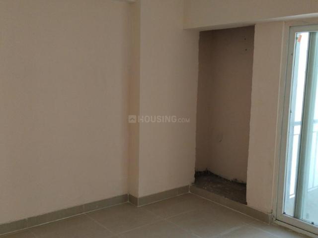 1 BHK Apartment in Noida Extension for resale Greater Noida. The reference number is 19946419