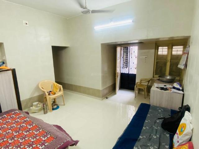 1 BHK Apartment in Naranpura for resale Ahmedabad. The reference number is 10803669