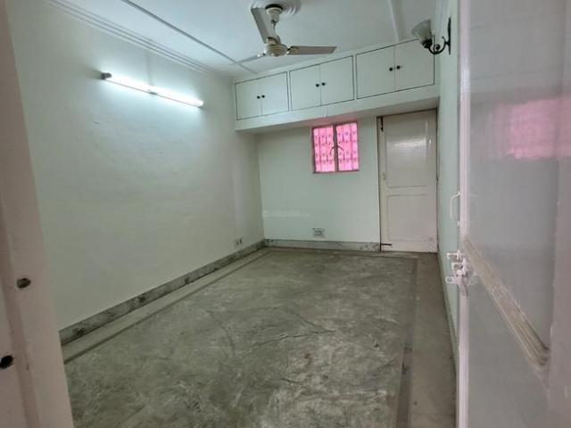 1 BHK Apartment in Saket for rent New Delhi. The reference number is 9981155