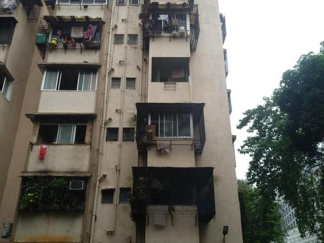 1 BHK Apartment in Santacruz East for resale Mumbai. The reference number is 18158345