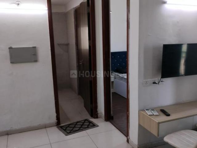 1 BHK Apartment in Sector 168 for rent Noida. The reference number is 20557158