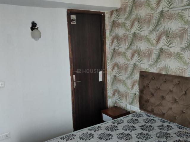 1 BHK Apartment in Sector 168 for resale Noida. The reference number is 20775425