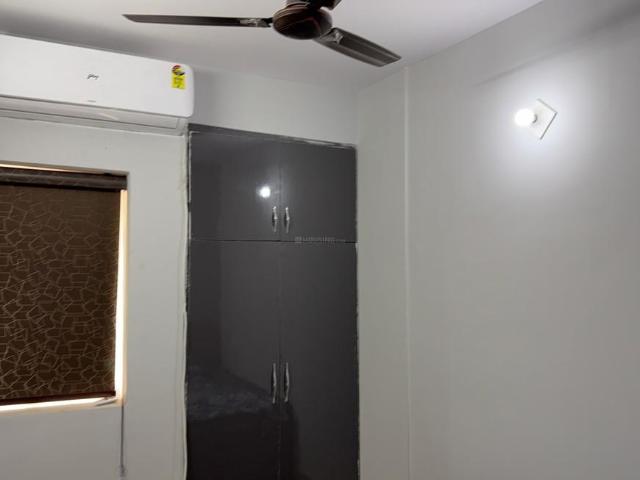 1 BHK Apartment in Sector 19 Dwarka for rent New Delhi. The reference number is 20374020