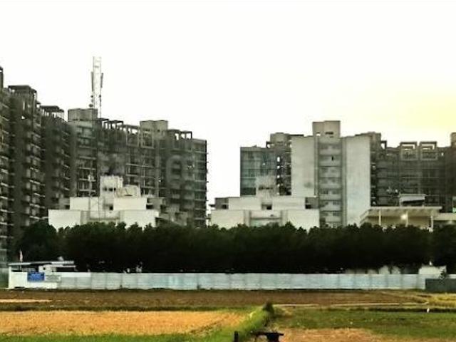 1 BHK Apartment in Sector 103 for resale Gurgaon. The reference number is 20121500