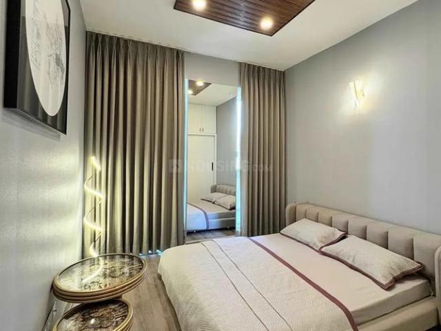 1 BHK Apartment in Sector 100 for rent Noida. The reference number is 21014602