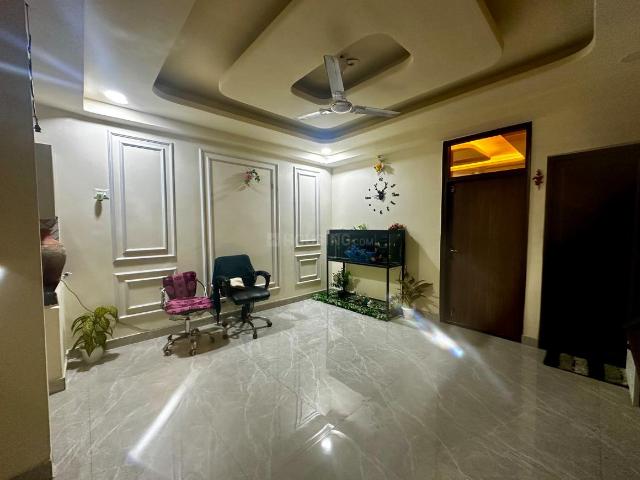 1 BHK Apartment in Sector 102 for resale Noida. The reference number is 20469501