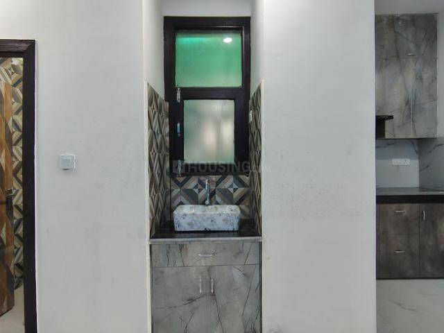 1 BHK Apartment in Sector 121 for resale Noida. The reference number is 18081692