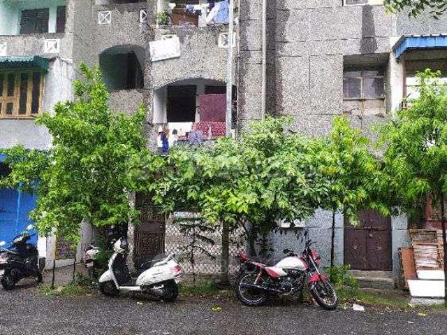 1 BHK Apartment in Sector 29 Rohini for resale North West Delhi. The reference number is 15018009