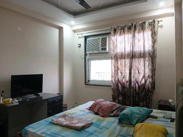 1 BHK Apartment in Sector 21 for rent Gurgaon. The reference number is 18934078