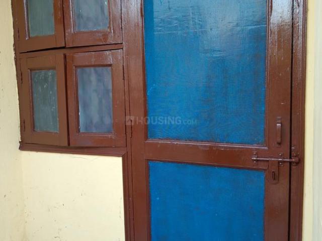 1 BHK Apartment in Sector 22 for rent Noida. The reference number is 20502506
