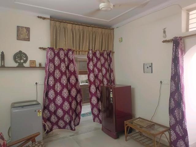 1 BHK Apartment in Sector 2 Rohini for rent New Delhi. The reference number is 20585142