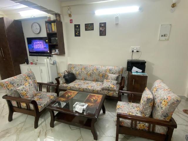 1 BHK Apartment in Sector 34 Rohini for rent New Delhi. The reference number is 15883926
