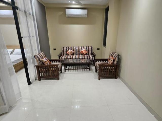 1 BHK Apartment in Sector 42 for rent Gurgaon. The reference number is 19065065