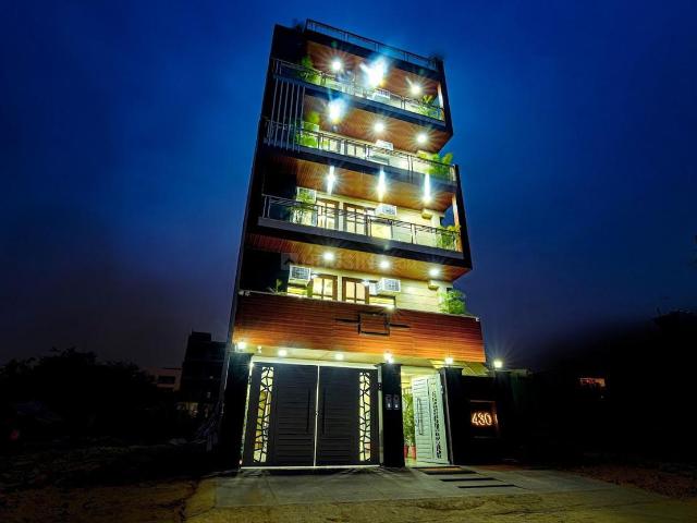 1 BHK Apartment in Sector 42 for rent Gurgaon. The reference number is 20671860