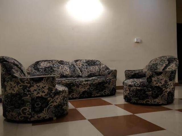 1 BHK Apartment in Sector 43 for rent Gurgaon. The reference number is 20833224