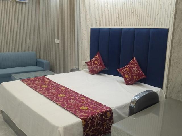 1 BHK Apartment in Sector 43 for rent Gurgaon. The reference number is 20107700
